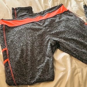 Athletic leggings